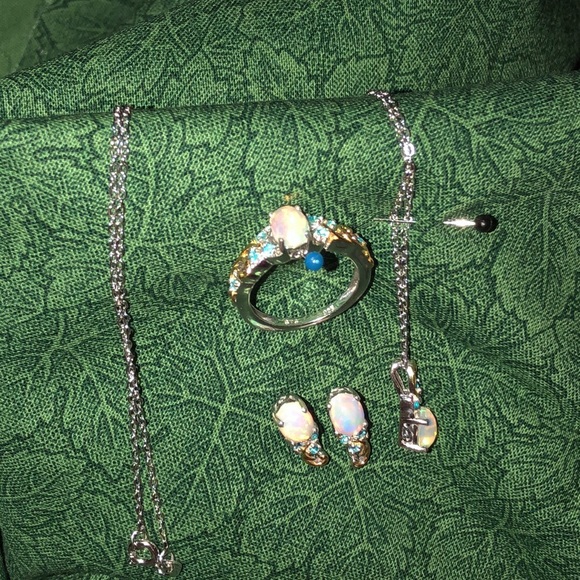 Ethiopian Welo Opal - Picture 4 of 4